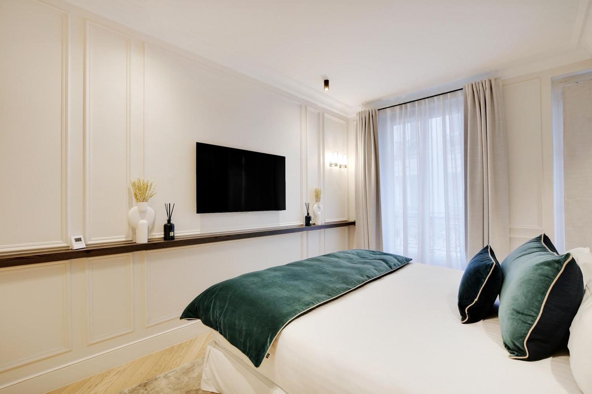 Pick A Flat - Champs Elysées Serviced Apartments Parigi Esterno foto